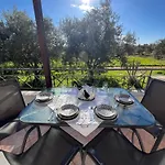 Olive Tree House I Дом отдыха *